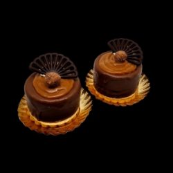 Chocolade gebakje bewerkt